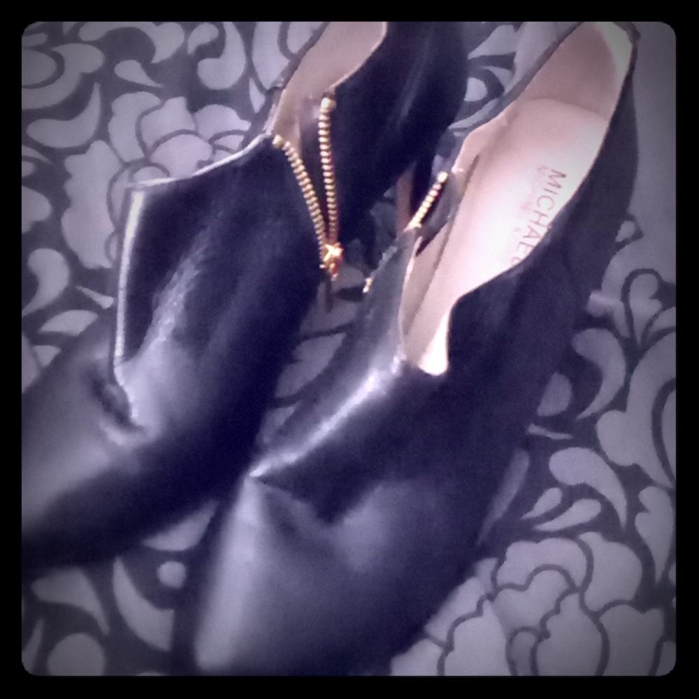Michael kors size 10 leather heels
